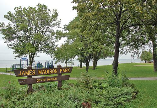 Man held at gunpoint at James Madison Park