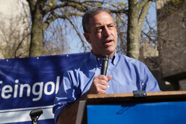 Feingold abandons grass root campaigns of past