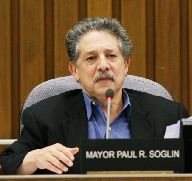 City council fails to override Soglin veto on billboards