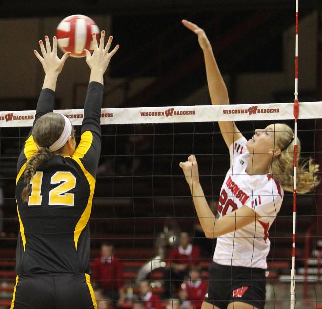 UW volleyball to host Big Ten newcomers this weekend