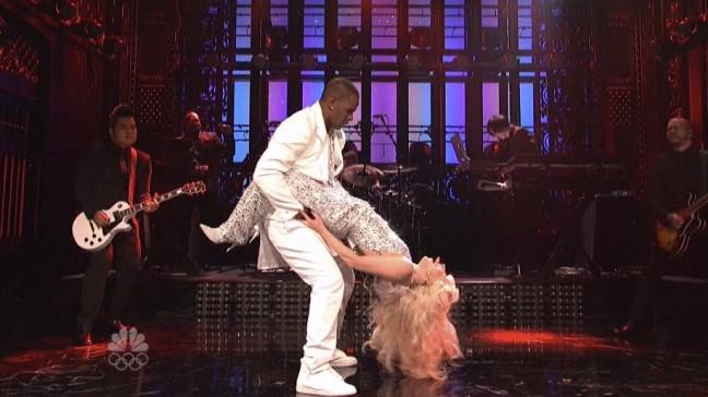 Lady Gaga makes the dancy-time with R. Kelly on SNL.