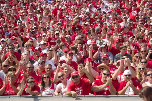 Badgers, set your alarms: Football season tickets on sale Monday