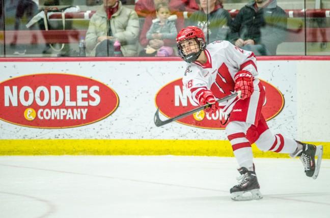 Wisconsins series sweep of Duluth extends its winning streak to five games.