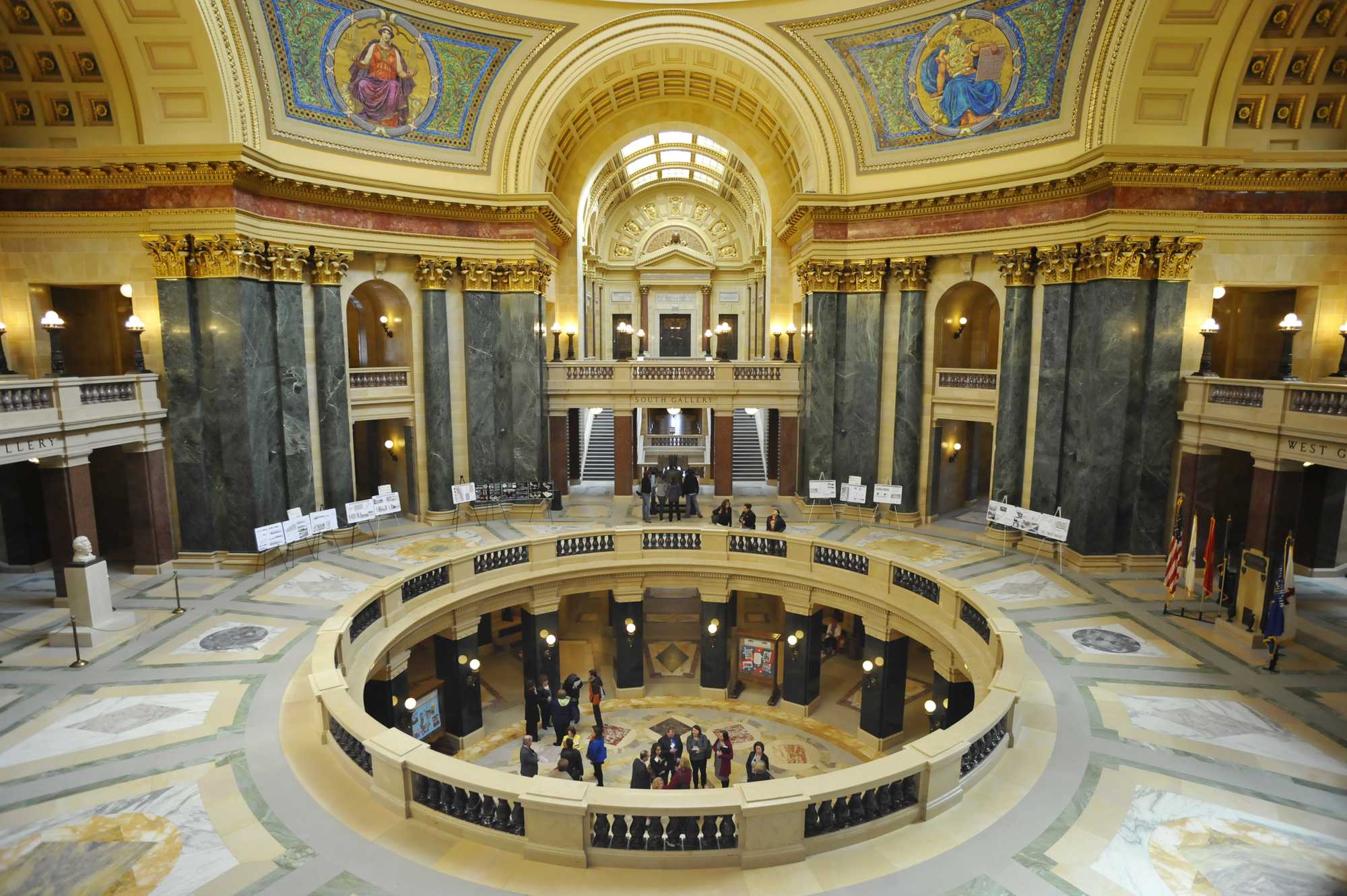 Naked man who entered Capitol rotunda identified, arrested – The Badger ...