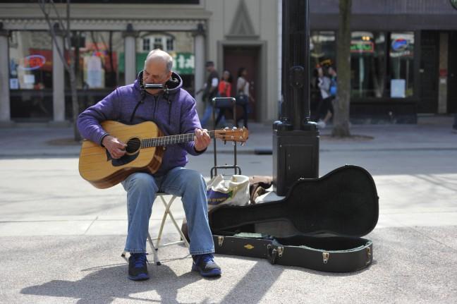 Madisons street performers return with spring