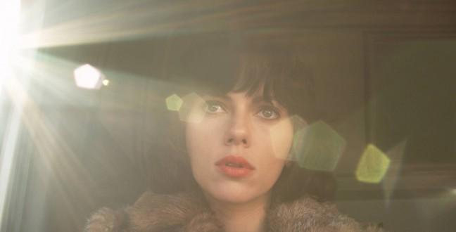 Under the Skin creates horrifying, sensual atmosphere out of inhuman character