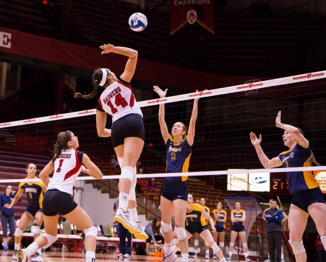 Wisconsin+takes+down+Marquette+in+straight+sets
