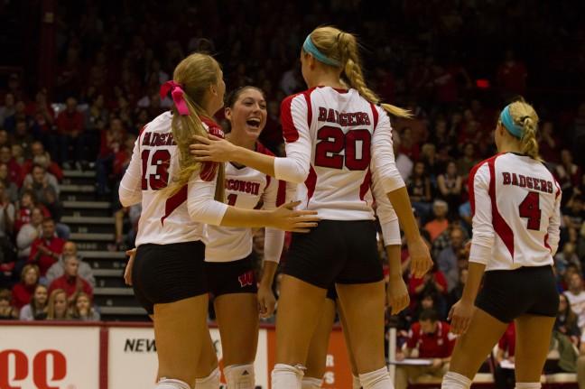 UW+volleyball+sweeps+Gophers+for+second+time+in+four+days
