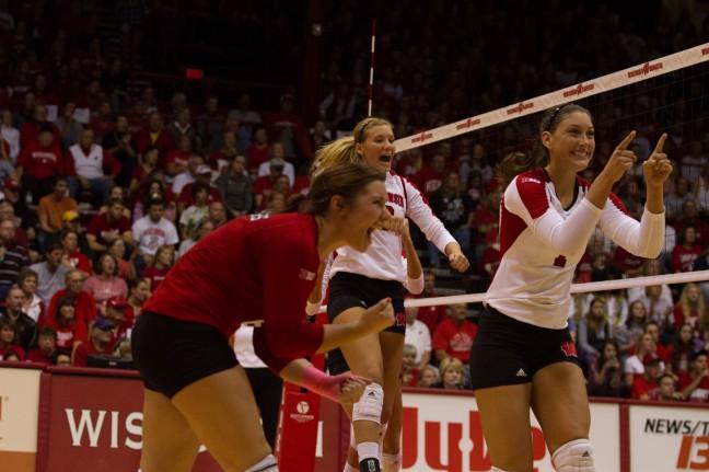 Badgers+stake+claim+to+top+of+Big+Ten+after+sweep+of+Huskers