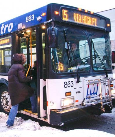 Man jumps into Metro bus’s front window, is taken into custody