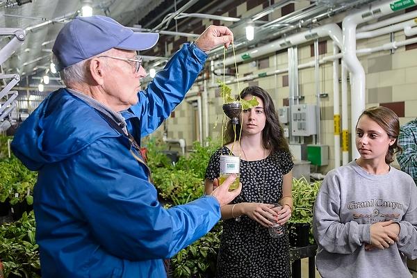 GreenHouse Learning Community shares harvest with campus dining hall 