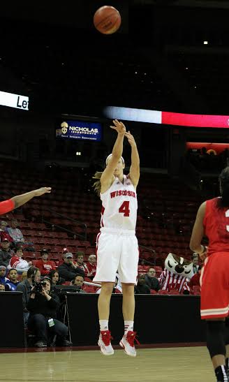 Baumans career night spoiled as Badgers lose fourth straight game