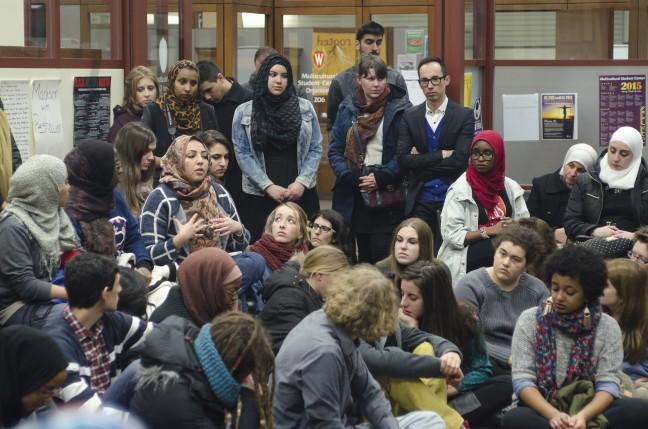 Muslim+student+group+hosts+discussion+on+race%2C+vigil+for+North+Carolina+victims