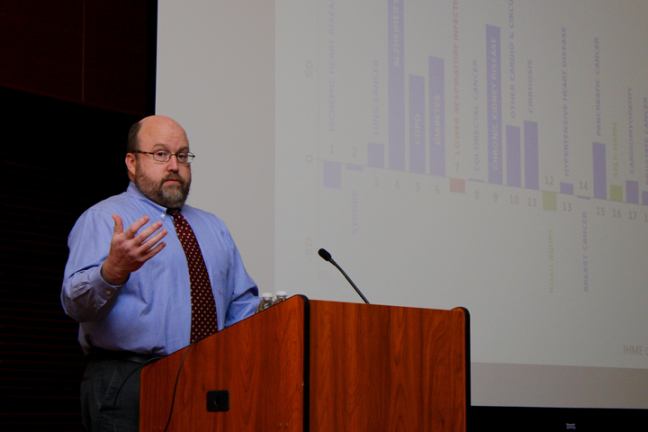 Keynote speaker Thomas Montine speaks at Alzheimer’s and Parkinson’s Research Day