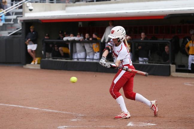 Softball%3A+Close+encounters+but+mixed+results+for+Wisconsin+against+Iowa
