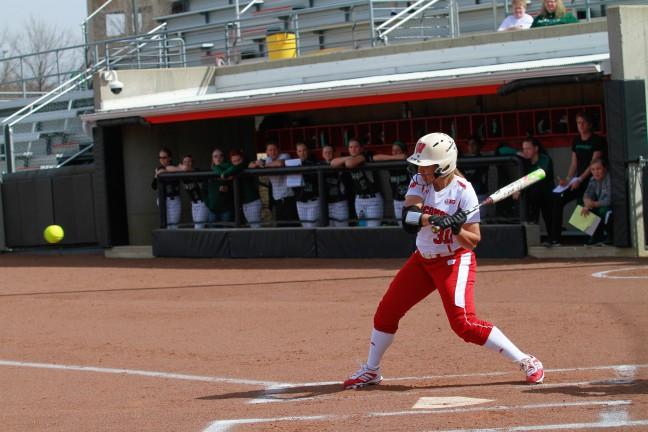 Softball: Wisconsin falls twice in three-game series on the road to Illinois