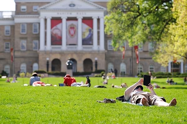 Report finds graduation gap between students and Pell Grant recipients