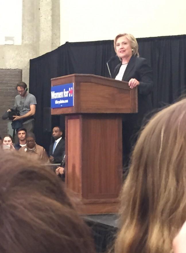 Clinton+condemns+Walkers+relationship+with+Koch+brothers+at+UWM+event