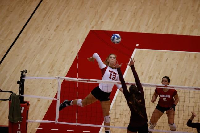 Volleyball: Badgers fall to Minnesota in thriller at UW Field House