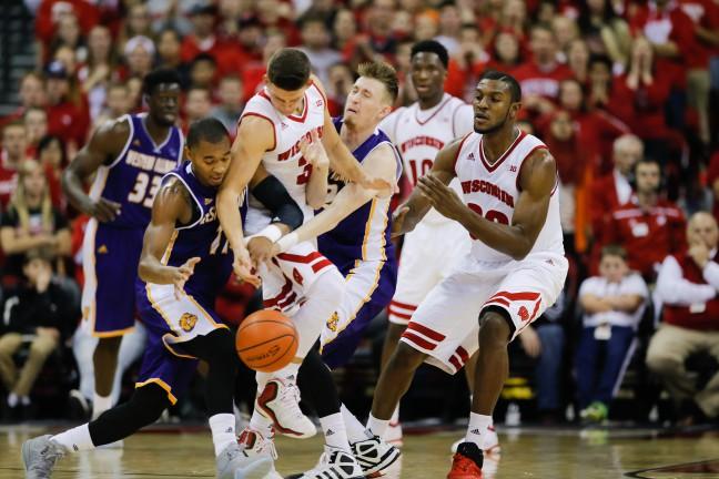 Mens+basketball%3A+No.+17+Badgers+shocked+by+Fighting+Leathernecks+on+opening+night