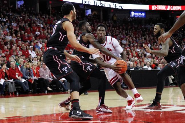 Mens basketball breakdown: Hayes double-double leads Badgers past Temple