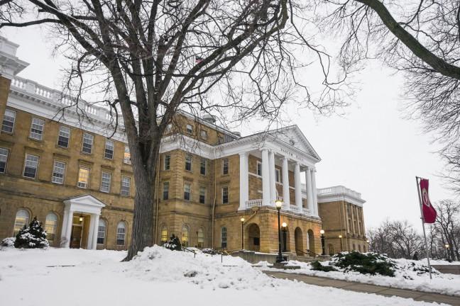 UW+students+stay+indoors%2C+take+extra+measures+to+stay+warm+during+cold+spell