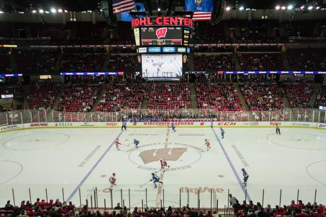 Mens hockey: Badgers kick off conference play at Michigan
