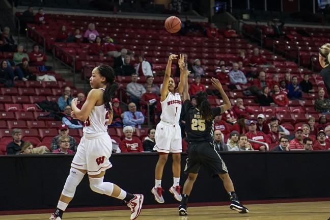 Womens basketball: Badgers face tough test early as the Tar Heels travel to Madison