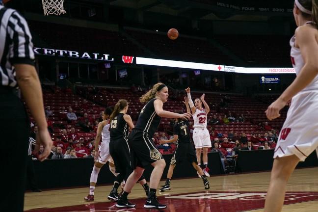 Womens+basketball%3A+Badgers+fall+short+in+first+two+games+of+season+under+Tsipis+reign