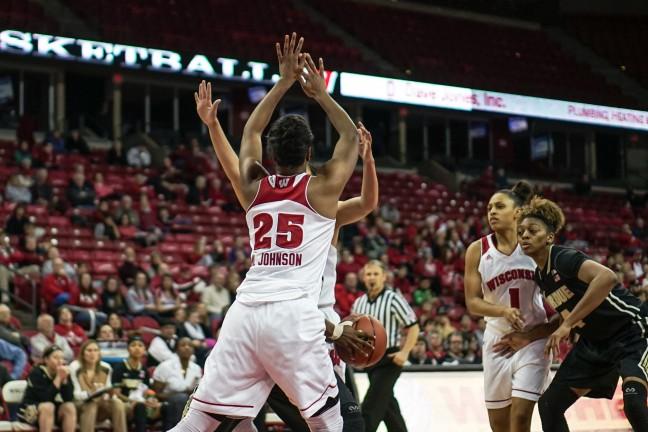 Womens+basketball%3A+Badgers+drop+another+one%2C+offensive+struggles+continue+against+Idaho+State