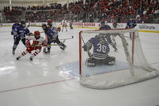 Womens+hockey%3A+Badgers+unable+to+overcome+rivalry+hurdle%2C+split+series+with+Minnesota