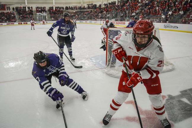 Womens+hockey%3A+No.+1+Badgers+record+first+sweep+over+No.+9+North+Dakota+since+2010