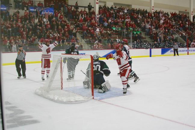 Womens+hockey%3A+Wisconsin+closes+out+non-conference+home+play+against+Mercyhurst