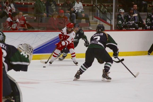 Womens hockey: Top-ranked Badgers tested but emerge victorious against North Dakota