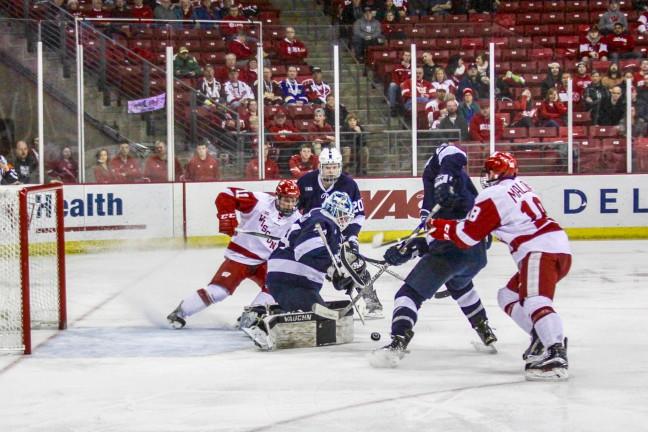 Mens hockey: Wisconsin comes home to finish non-conference play this weekend against Omaha
