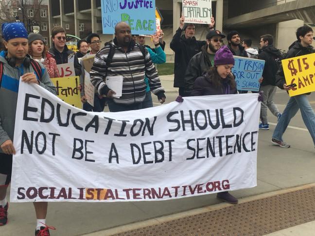 Protesters demand raise in student minimum wage