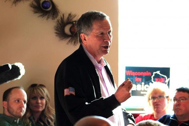 Kasich talks beer, Bieber, sports to supporters at Madison bar