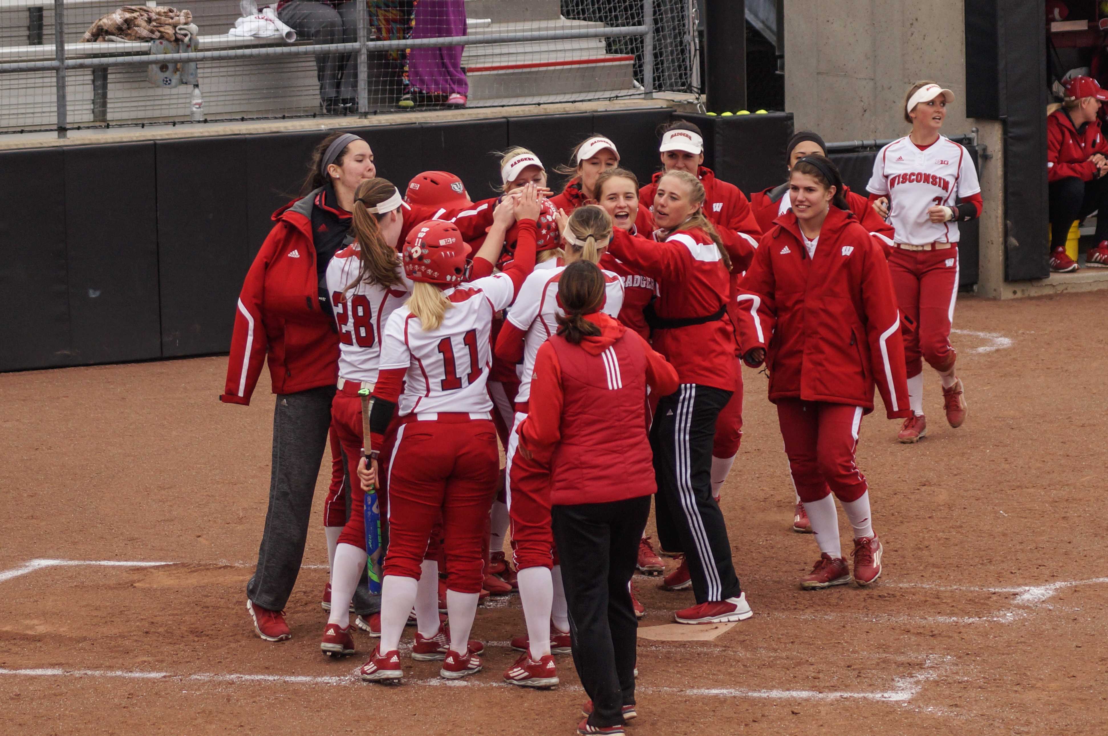 Softball No. 23 Badgers look to continue success at USF Showcase
