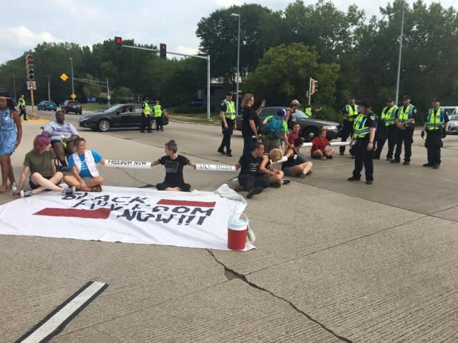 Protest+for+community+control+over+police+obstructs+busy+intersection