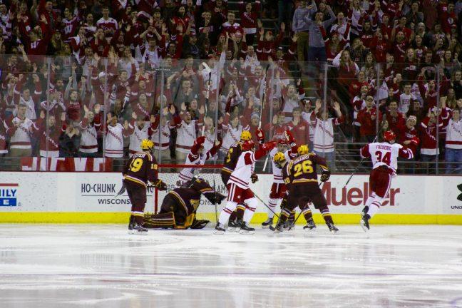 Mens+hockey%3A+Wisconsin+looks+to+stay+hot%2C+finish+season+sweep+on+Spartans