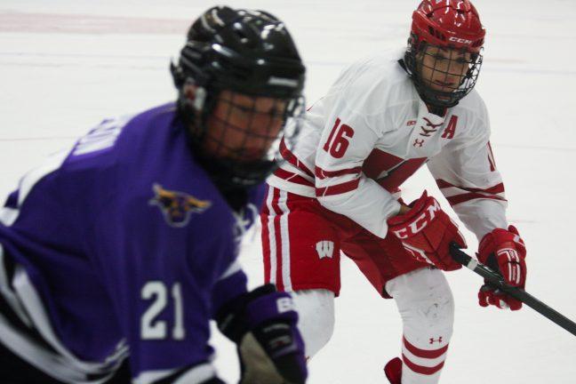 Womens hockey: No. 1 Wisconsin hosts No. 2 Minnesota Duluth in battle for top spot