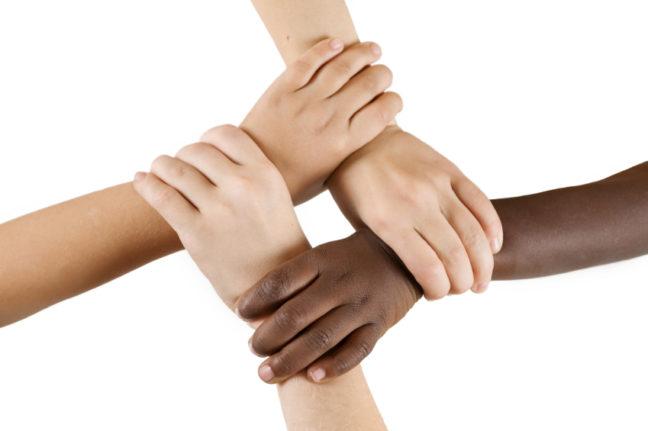 Diversity+Series+-+Four+children+linking+hands.