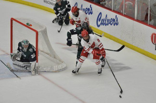 Women’s hockey: No. 1 Badgers rebound against No. 3 Gophers following disappointing loss in opener