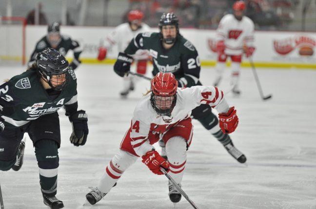 Wisconsin+womens+hockey+remains+undefeated+after+weekend+series+against+MercyHurst