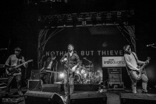 Nothing+But+Thieves%E2%80%99+sophomore+record%2C+Broken+Machine%2C+gets+intimate+while+sticking+to+their+classic+indie-rock+sound