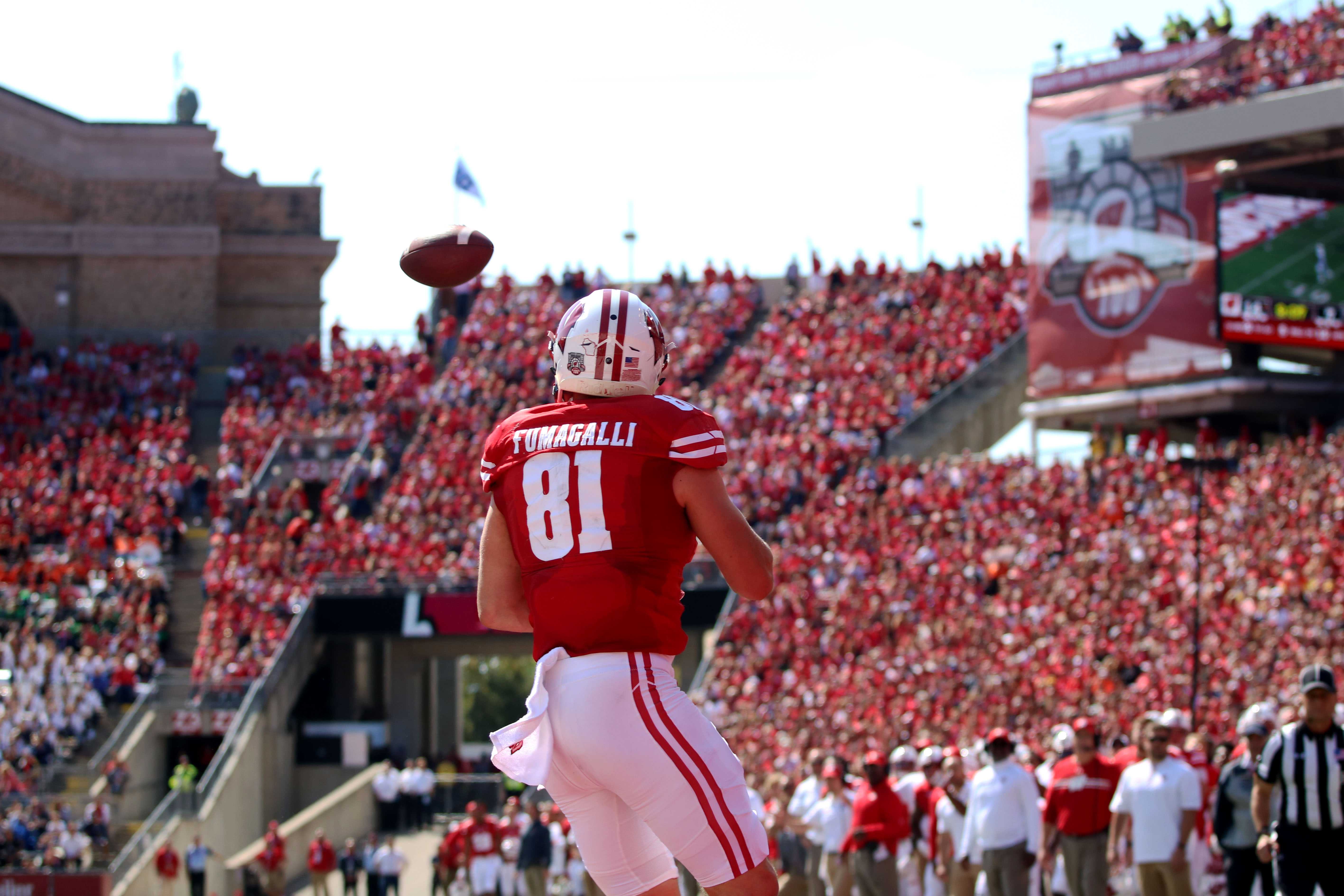 Former Wisconsin Badgers Linebacker Jack Cichy becomes a Super Bowl champion