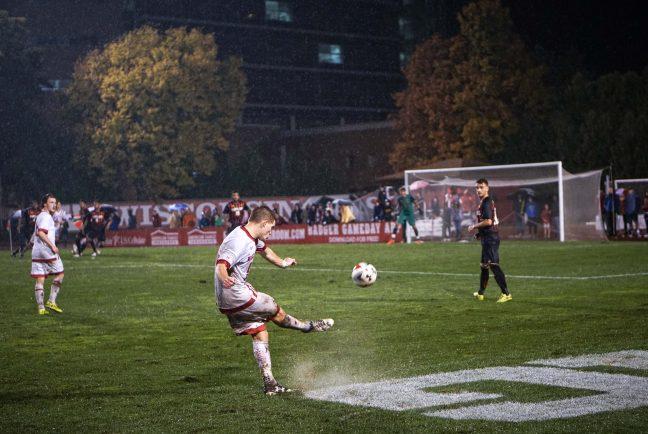 Mens soccer wins Big Ten title for first time in 23 years, advances to NCAA tournament