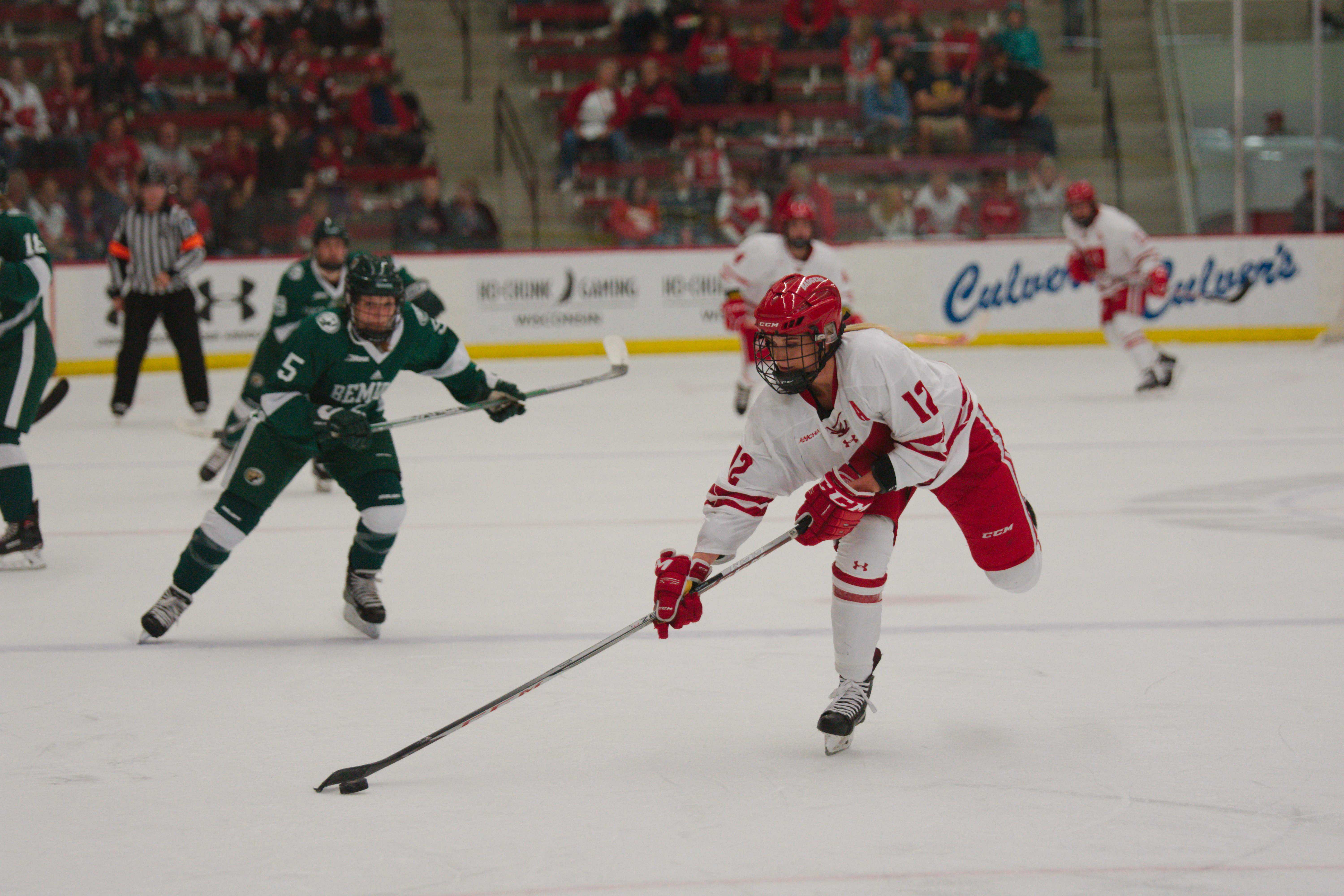 Womens Hockey Wisconsin Sweeps Weekend Series Against St Cloud State · The Badger Herald