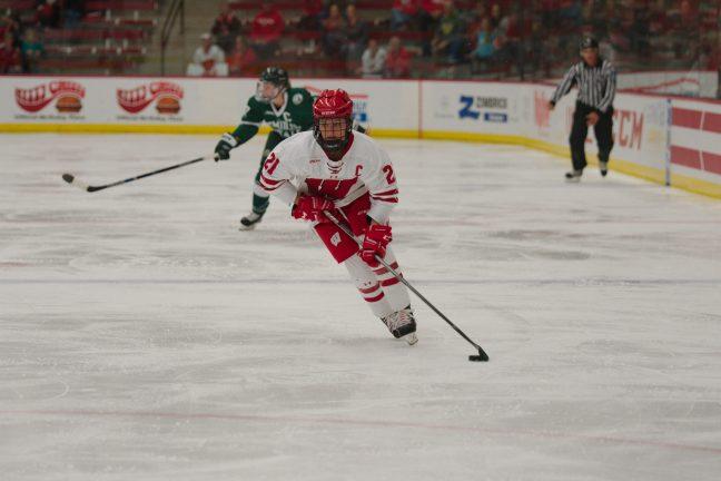 Womens hockey: Badgers just cant lose