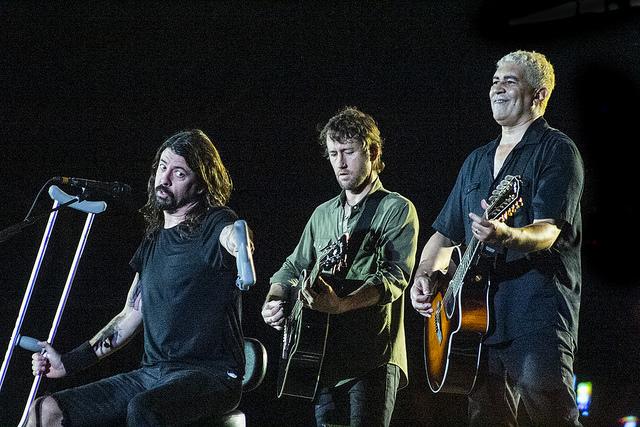 Foo Fighters deliver nostalgic, high energy set to the Kohl Center